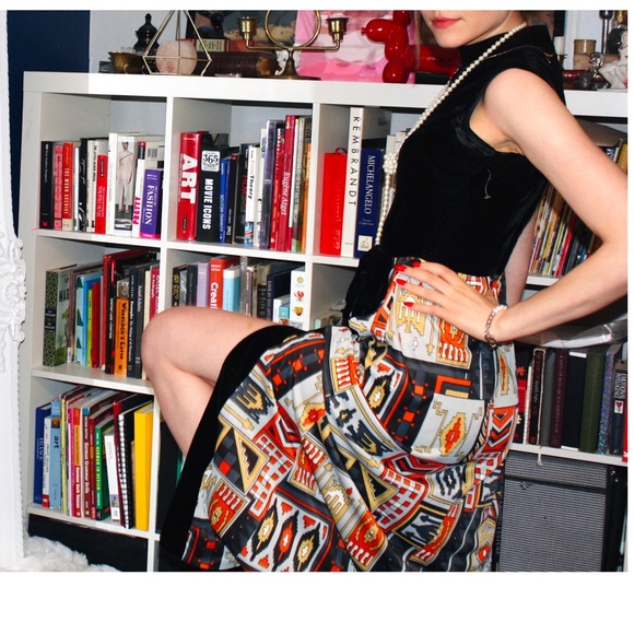 Vintage Velvet Art Dress - Picture 7 of 7